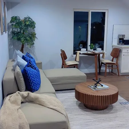 Woodland Hills 1 Bedroom Getaway